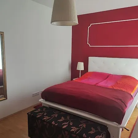Cozy 4-rooms Flat In Apartment Wiesbaden