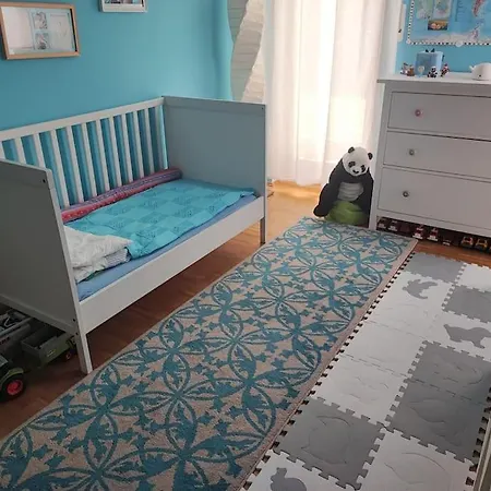 Cozy 4-rooms Flat In Apartment *