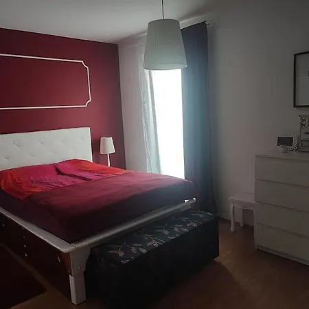 Cozy 4-rooms Flat In Apartment